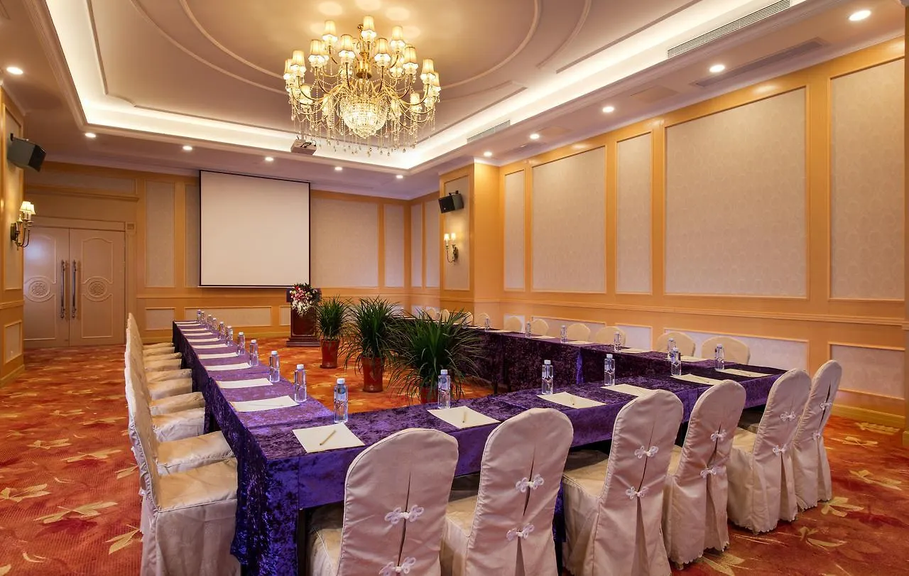 Vienna International Hotel Shanghai 3*,  China